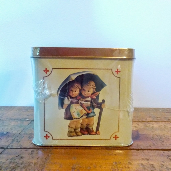 Lot De 2 Boîtes Métal Collector Rondes - Médaillons De Chocolat - Images Hummel - Allemagne